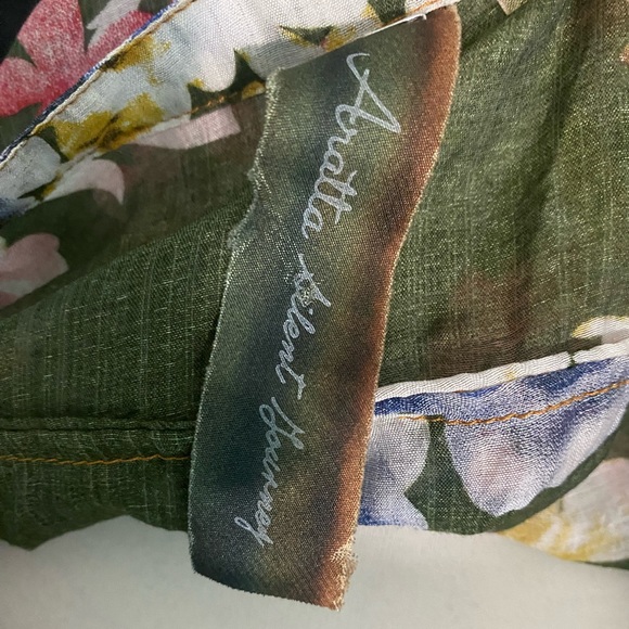 Aratta silent journey green embroidered floral top med - Picture 6 of 7